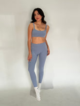 Cargar imagen en el visor de la galería, V-Waist Leggings
